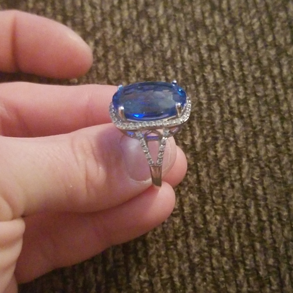 Ring - Picture 2 of 2